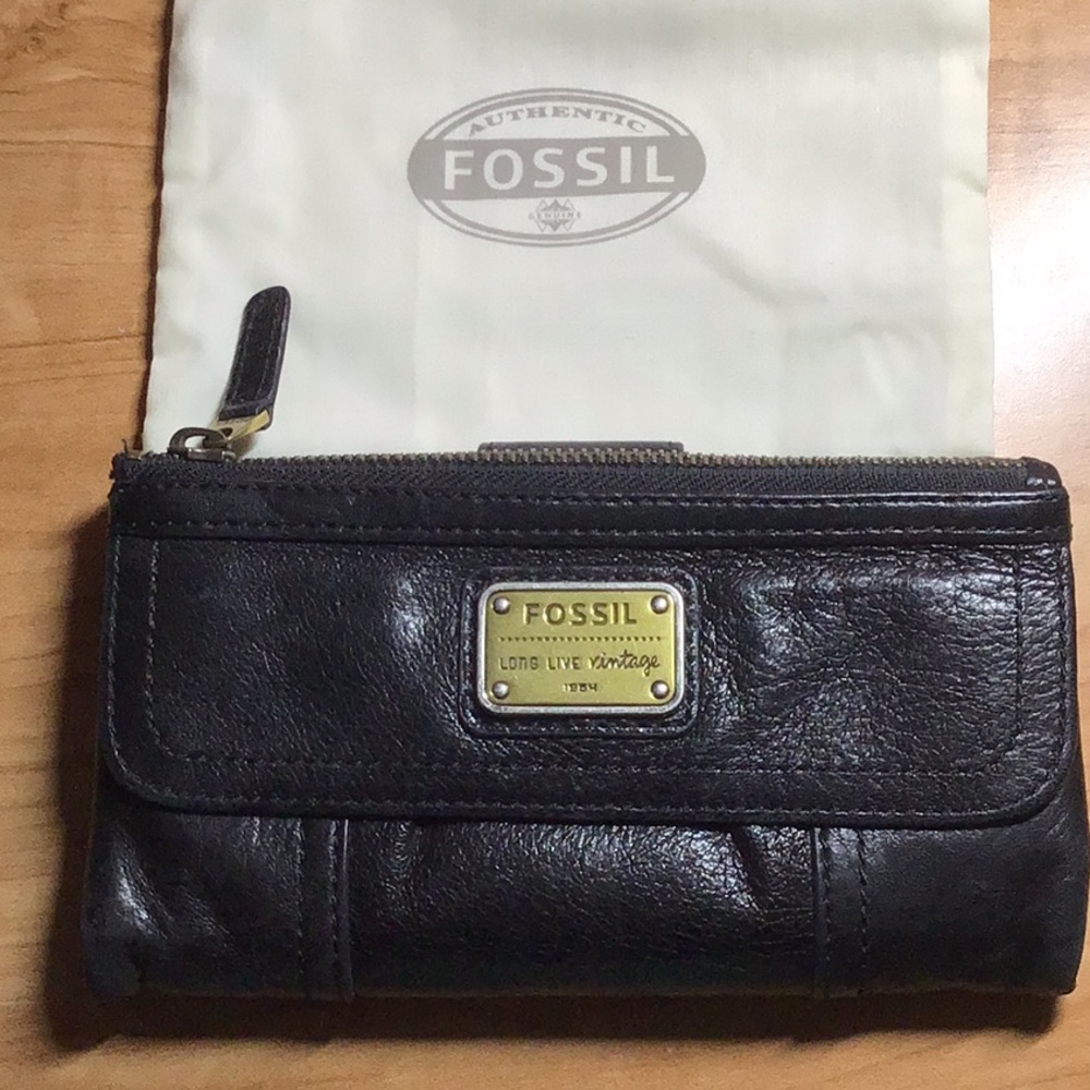 Fossil Leather Clutch Wallet